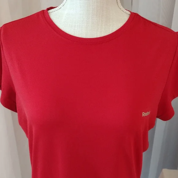 NWOT Reebok Play Dry Athletic Shirt. Size L - Picture 2 of 9